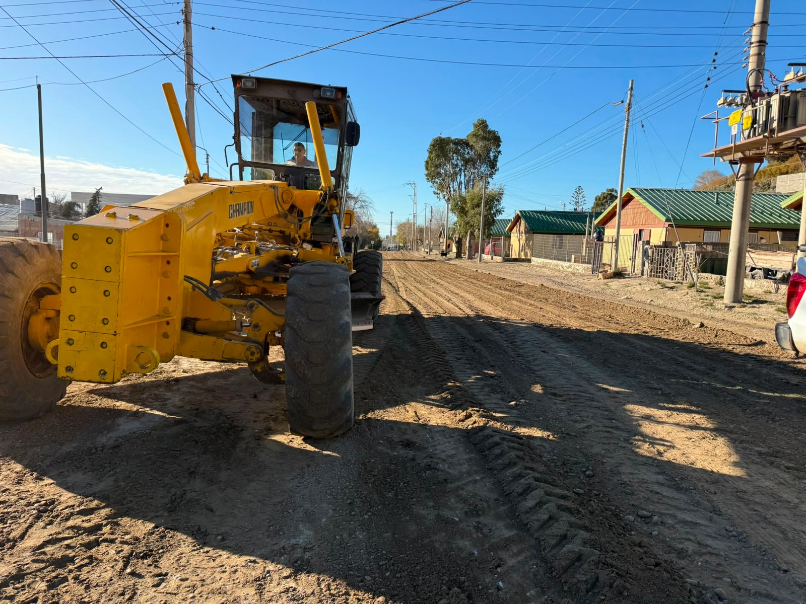 El Municipio continúa con las tareas de mejoramiento vial en los distintos barrios