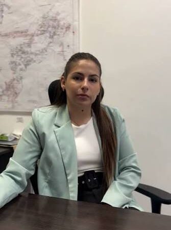 La concejal de Despierta Comodoro Ximena González cuestionó al Ejecutivo por el traspaso de los choferes a MR SRL