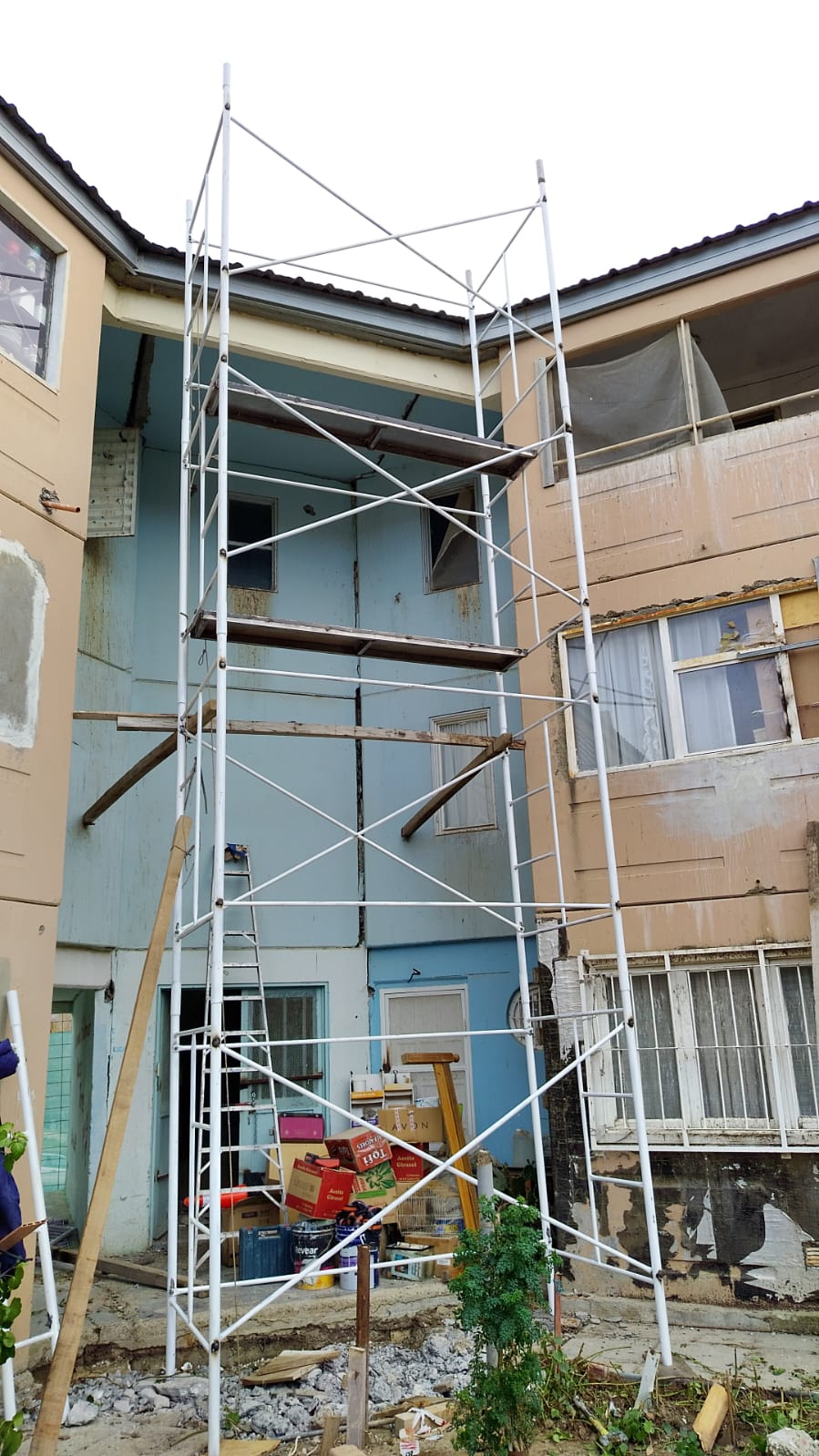 Tras 30 meses de espera, comenzó la obra que permitirá a vecinos del LU4 regresar a sus hogares