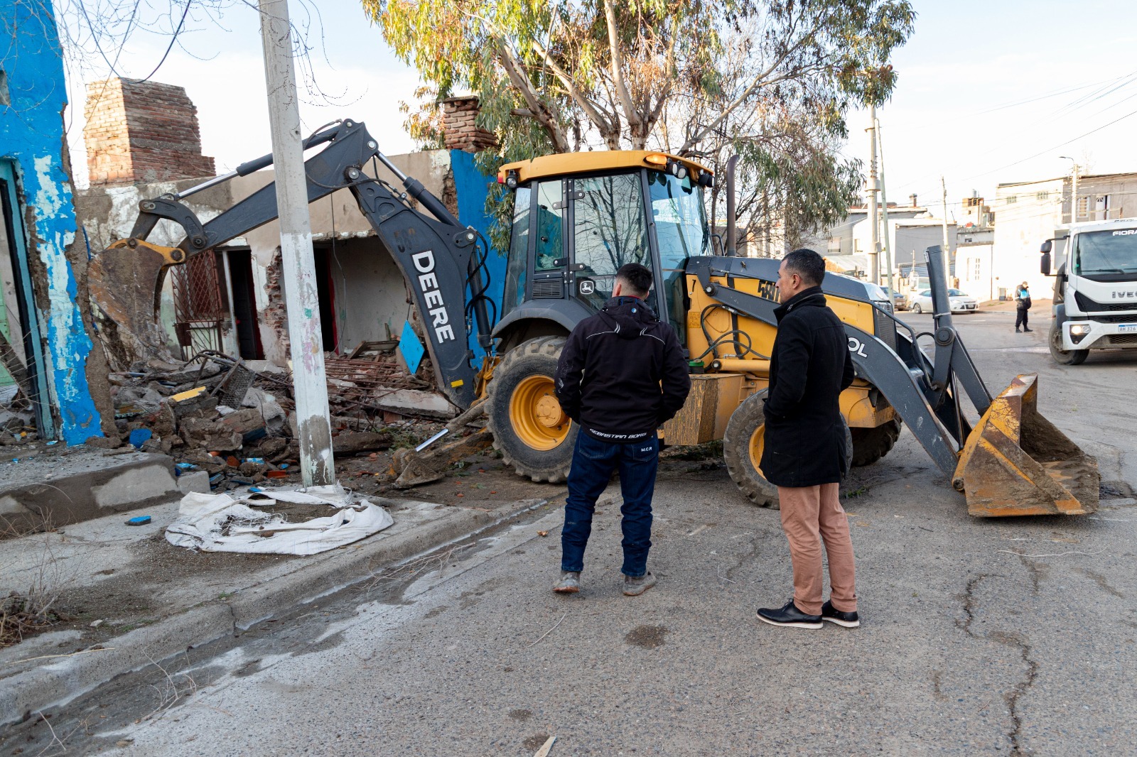 El Municipio demolió una vivienda usurpada en barrio Ceferino