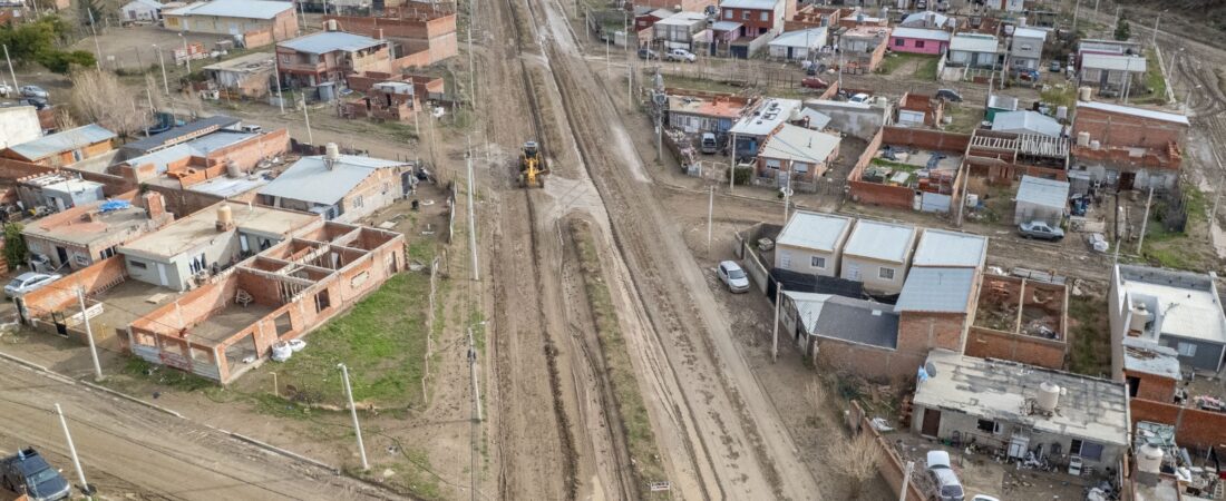 Con especial foco en los recorridos de colectivo, se intensifican las tareas de reacondicionamiento de la trama vial tras las intensas lluvias