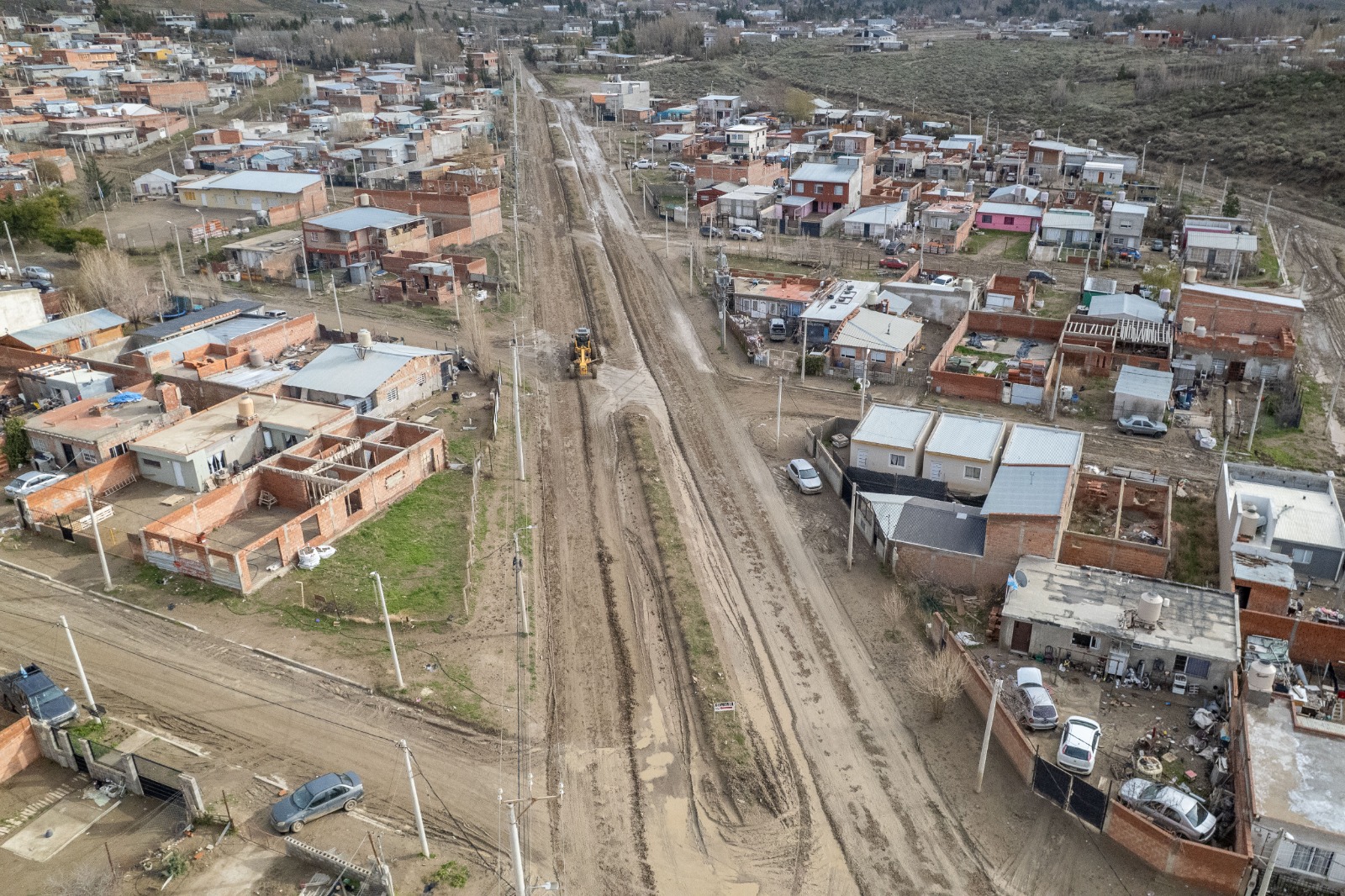 Con especial foco en los recorridos de colectivo, se intensifican las tareas de reacondicionamiento de la trama vial tras las intensas lluvias