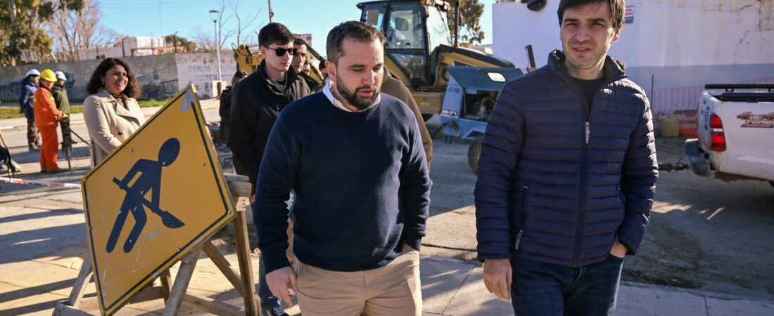 Torres recorrió los primeros trabajos del nuevo Conducto Pluvial que transformará el sistema de desagüe de Comodoro