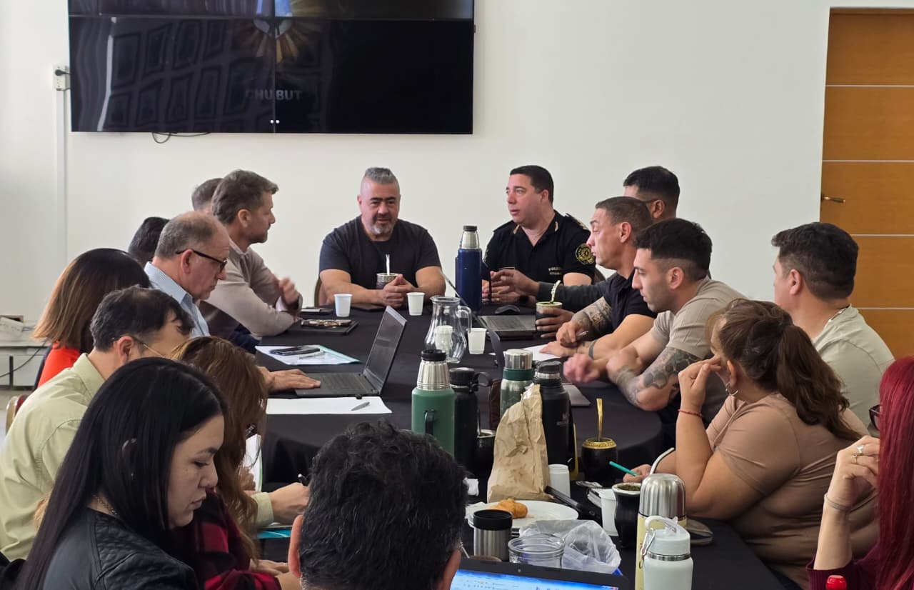 Provincia acordó con Co.Bi.Pol. una nueva actualización salarial para activos y retirados de la Policía del Chubut