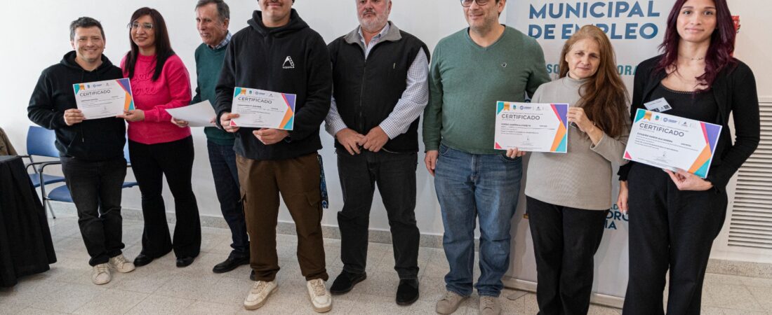 El Municipio entregó certificados a 37 emprendedores locales